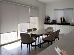 Рулонная штора Somfy Sonesse 40 RTS, серый, blackout, пульт, 0.4 м