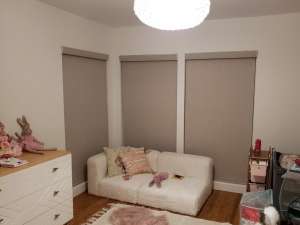 Рулонная штора Somfy Sonesse 30 Ultra АКБ, бежевый, blackout, 0.4 м